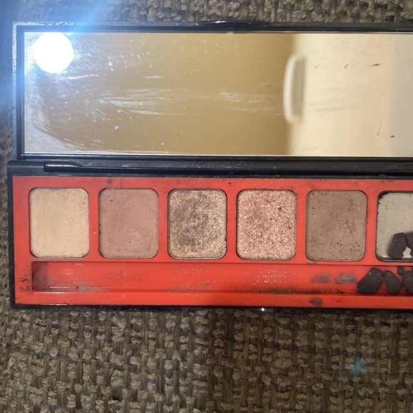 5 shadow pallete by Bobbi brown lightly used - Picture 5 of 5